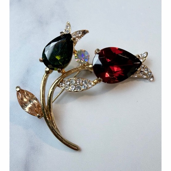 Vintage Jewelry - (VTG) Red/Green Rhinestone Gold-Tone Floral Brooch